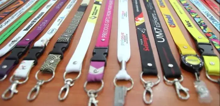 3 reasons you need to start promoting your art with a lanyard