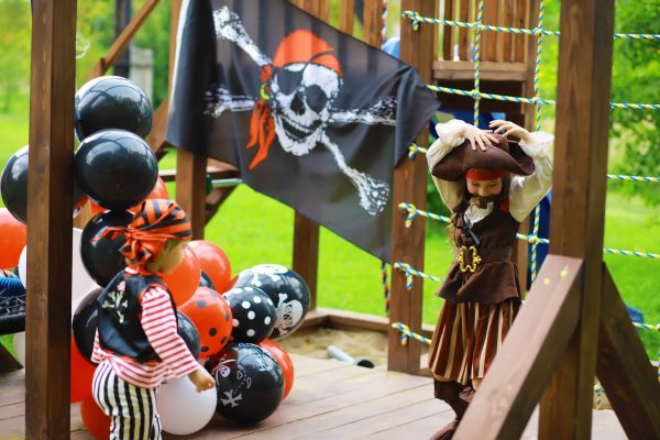 how to host a pirate themed party