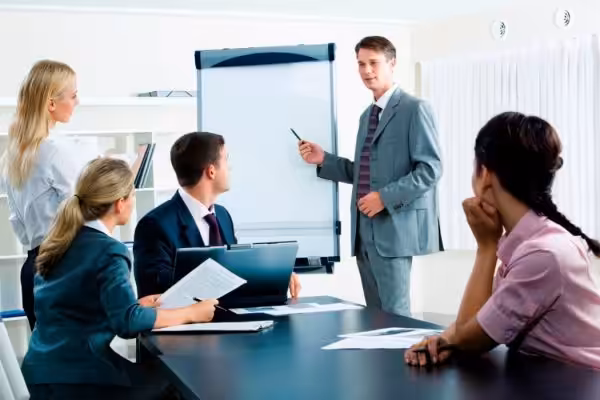 10 Business Strategists to Follow in 2024